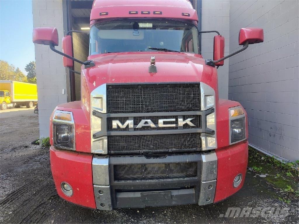 Mack Anthem 64T Nyergesvontatók