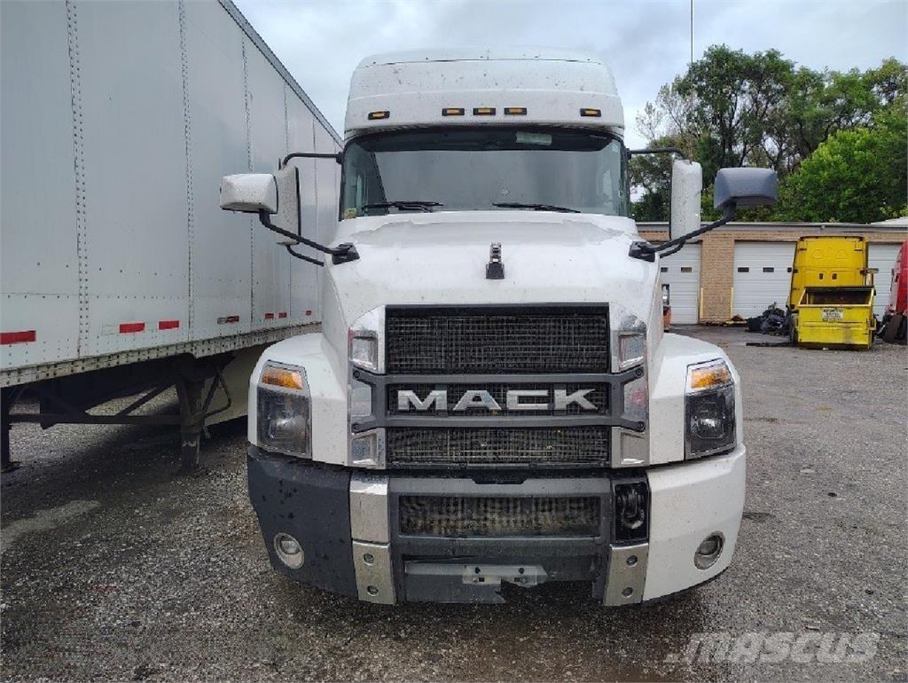 Mack Anthem 64T Nyergesvontatók