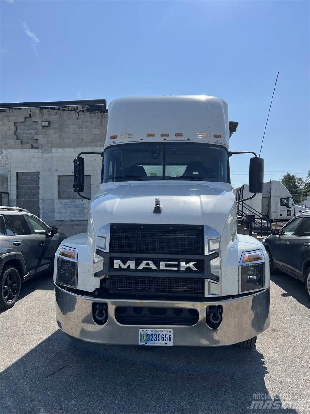 Mack Anthem AN64T Nyergesvontatók