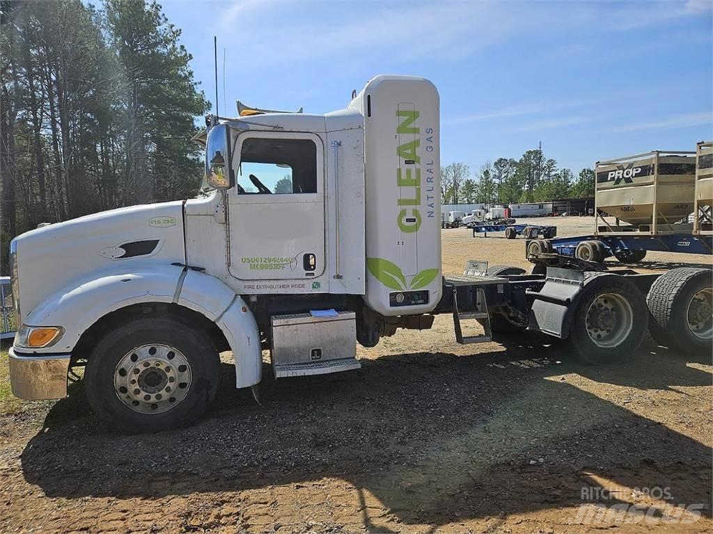 Peterbilt 384 Nyergesvontatók