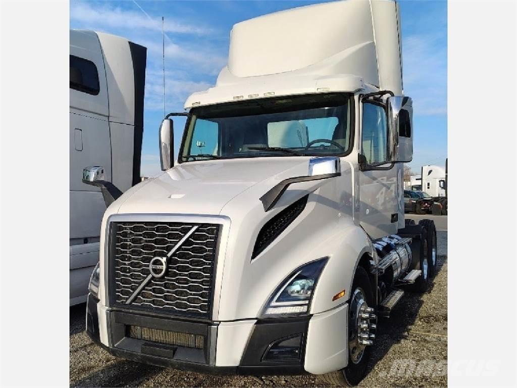 Volvo VNL300 Nyergesvontatók