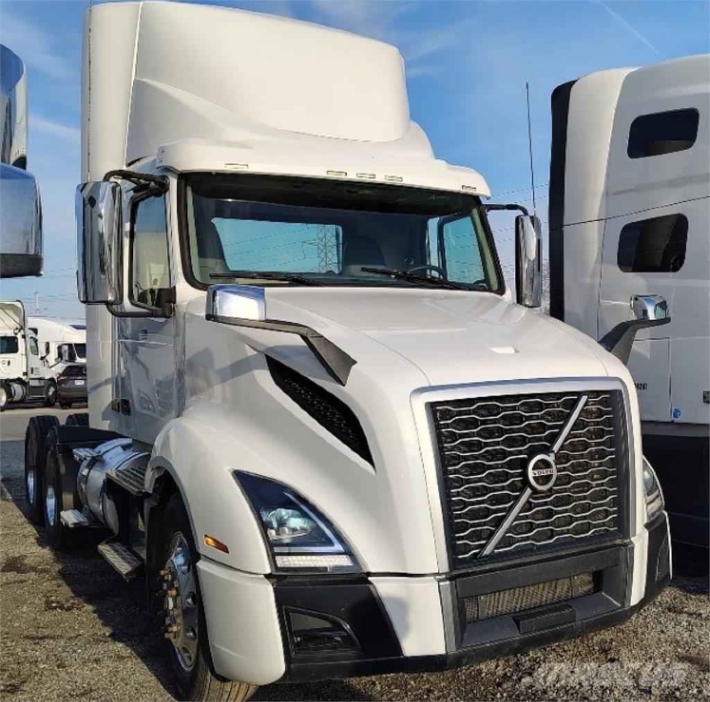 Volvo VNL300 Nyergesvontatók