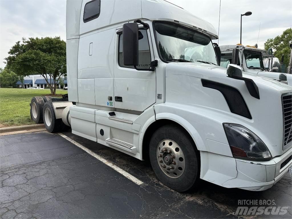 Volvo VNL64T670 Nyergesvontatók
