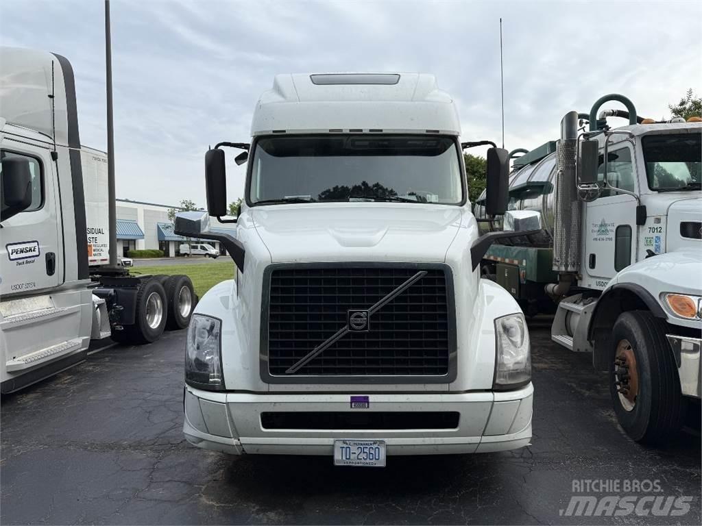 Volvo VNL64T670 Nyergesvontatók