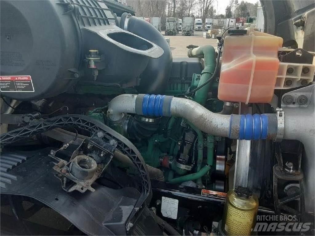 Volvo VNL64T670 Nyergesvontatók