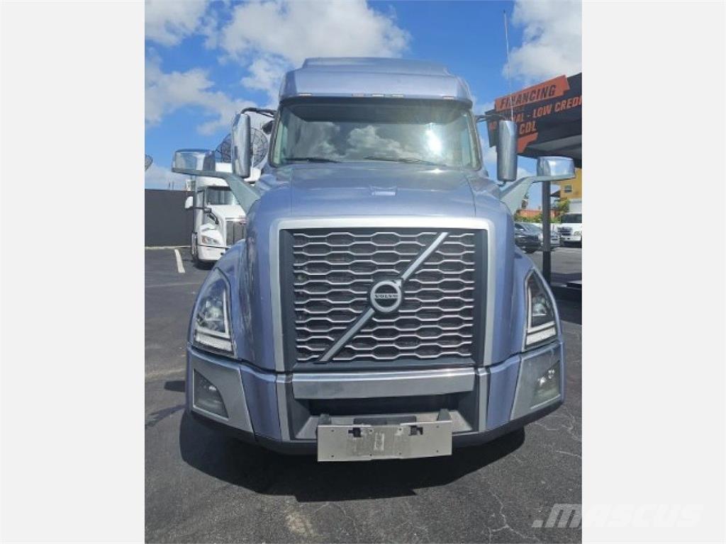 Volvo VNL64T760 Nyergesvontatók