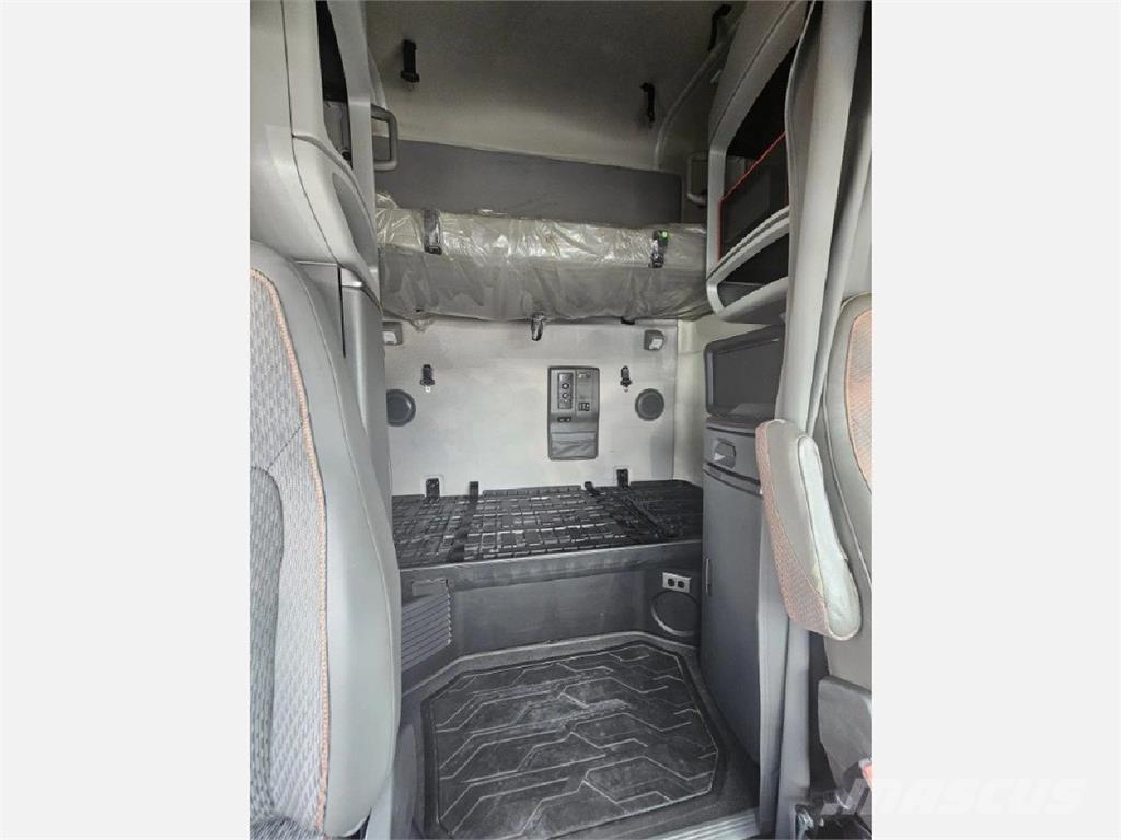 Volvo VNL64T760 Nyergesvontatók
