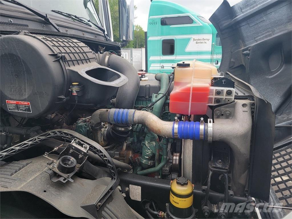 Volvo VNL64T780 Nyergesvontatók