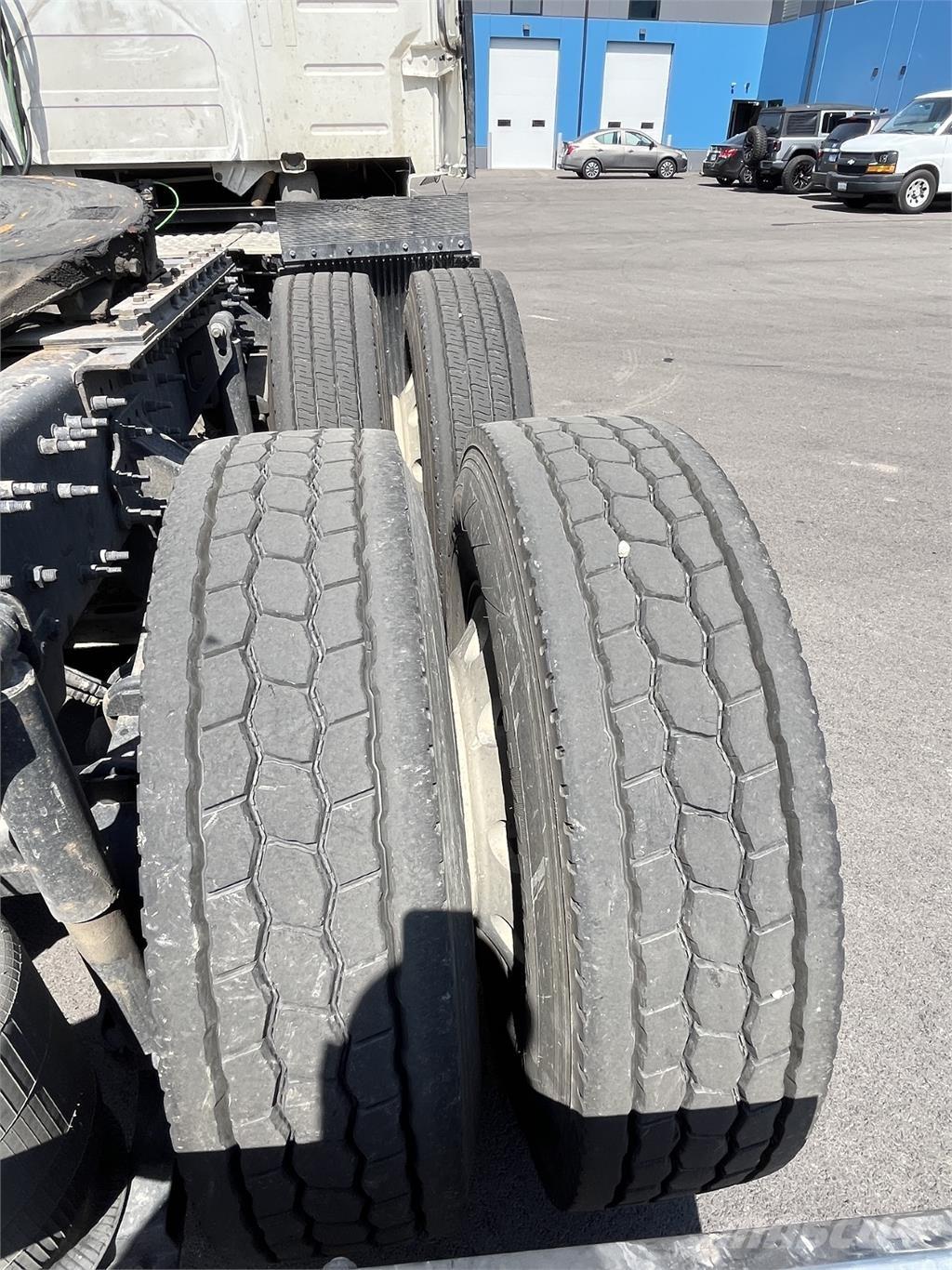 Volvo VNL860 Nyergesvontatók