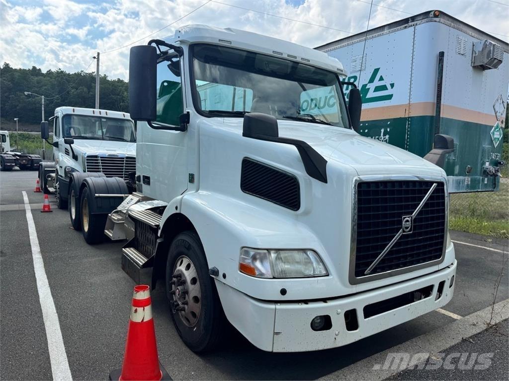 Volvo VNM64T200 Nyergesvontatók