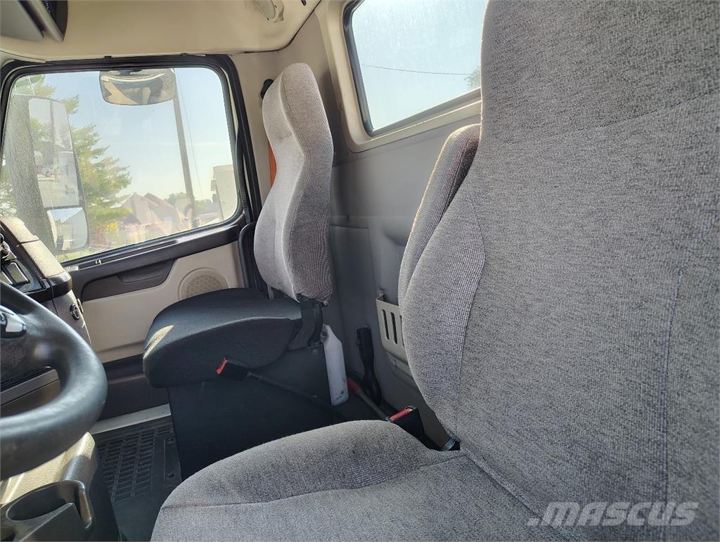 Volvo VNM64T200 Nyergesvontatók