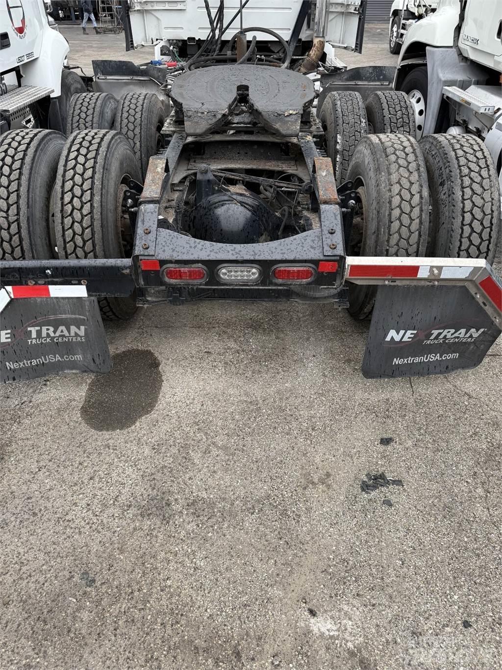 Volvo VNR64T300 Nyergesvontatók