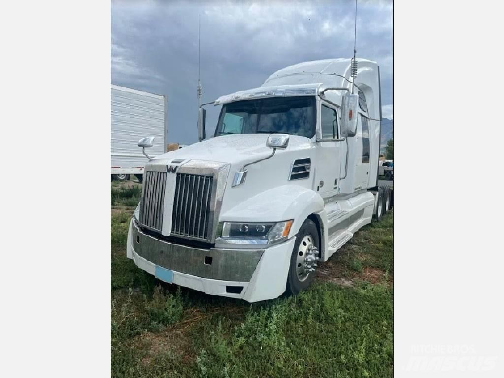 Western Star 5700XE Nyergesvontatók