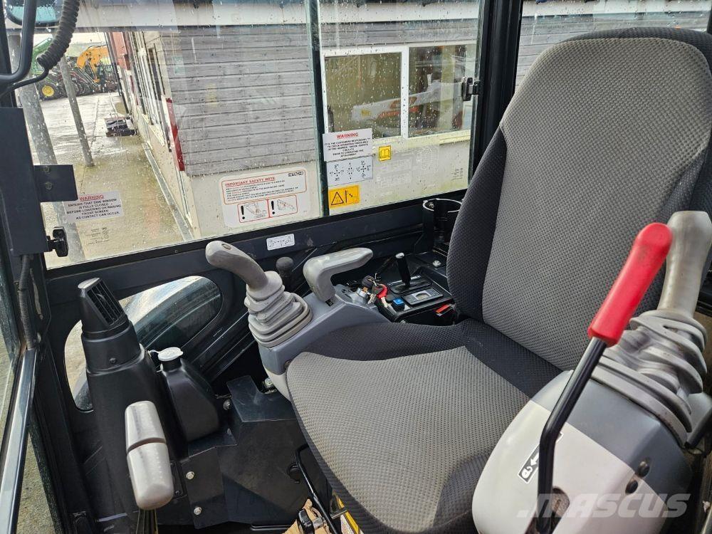 Hitachi ZX26U Lánctalpas kotrók