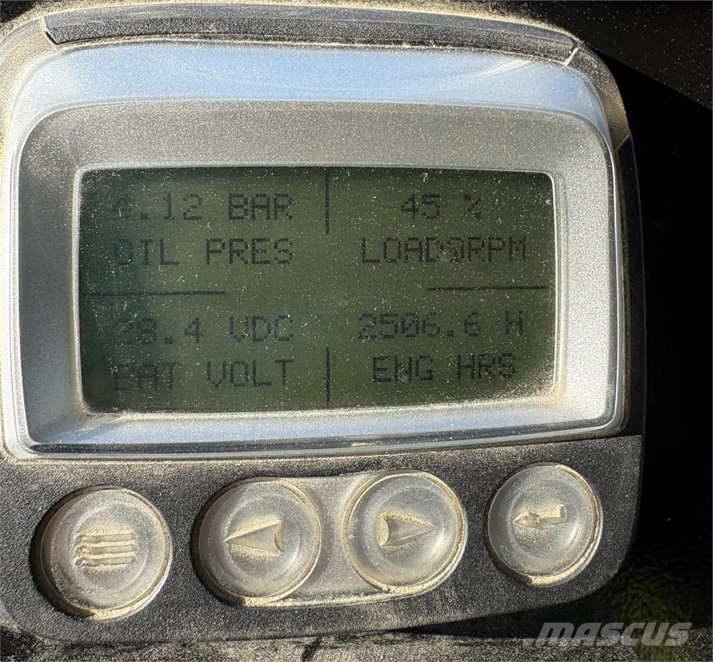  ART 240 ART 240 Pneumatikus kerekes hengerek