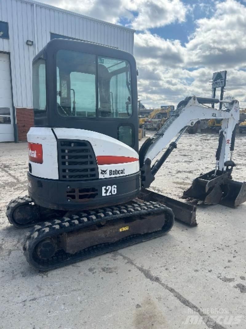 Bobcat E26 Mini kotrók < 7t