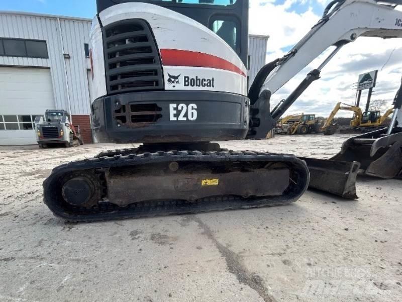 Bobcat E26 Mini kotrók < 7t