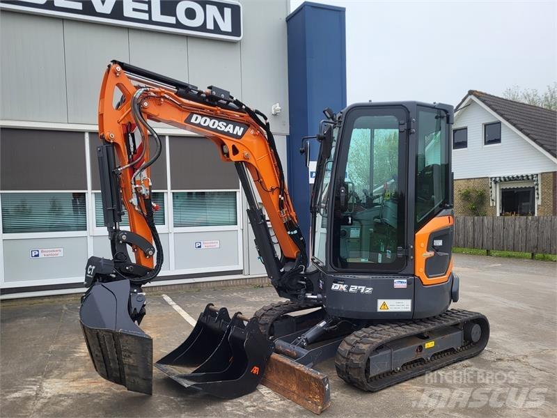 Develon DX27z-7 Mini kotrók < 7t