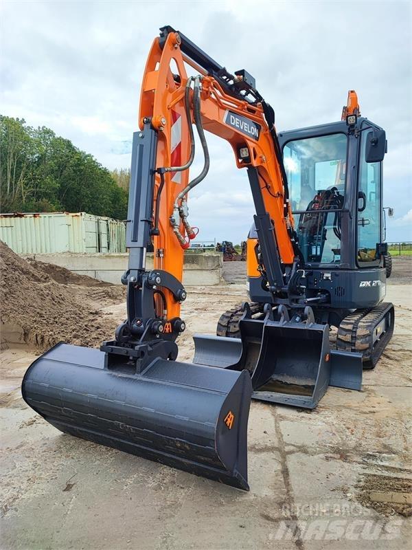 Develon DX27z-7 Mini kotrók < 7t