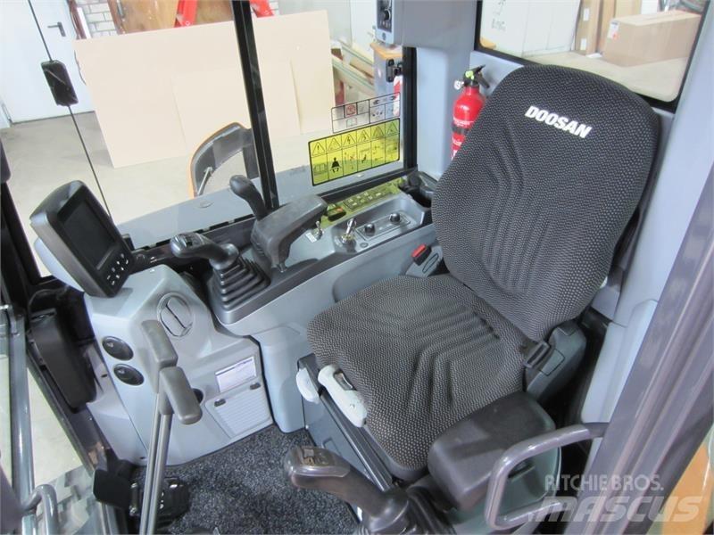 Develon DX27z-7 Mini kotrók < 7t