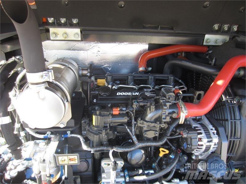 Develon DX57W-7 Mini kotrók < 7t