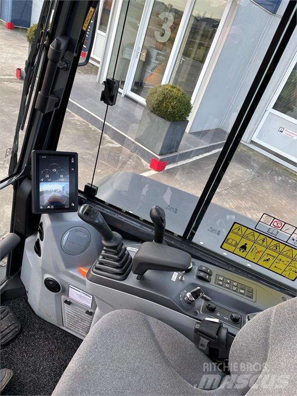 Develon DX63-7 Közepes (midi) kotrók 7 t - 12 t