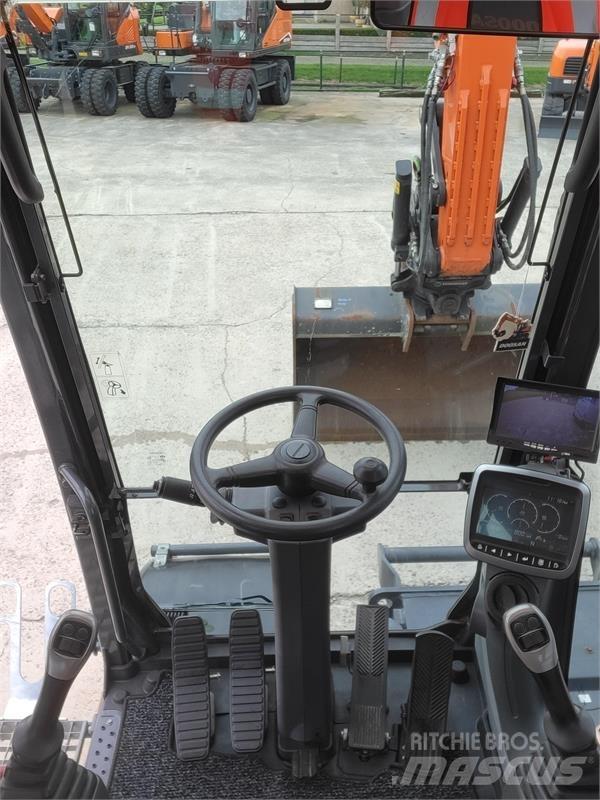 Doosan DX140W-5 Gumikerekes kotrók