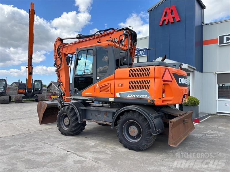 Doosan DX170W-5 Gumikerekes kotrók