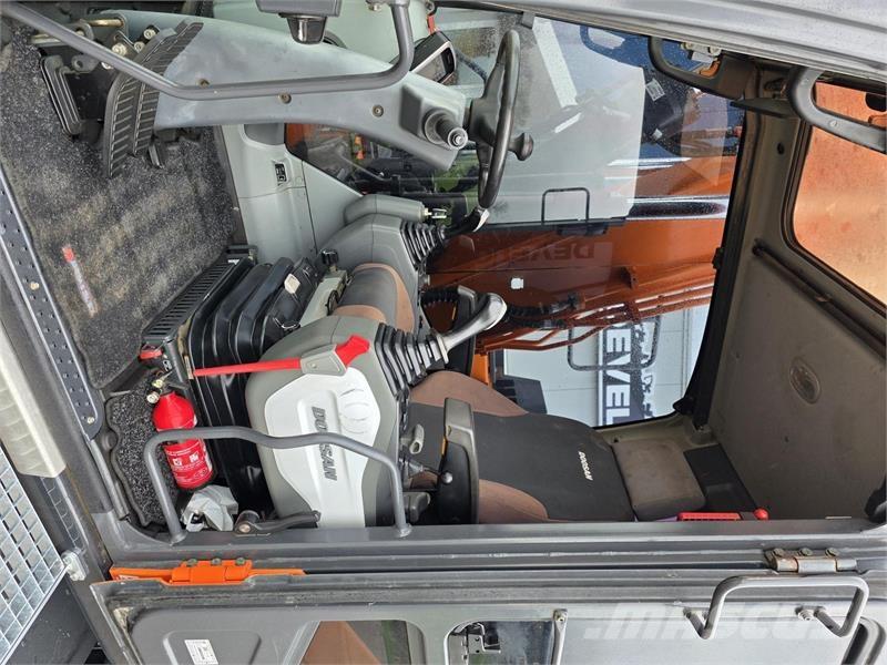 Doosan DX170W-5 Gumikerekes kotrók