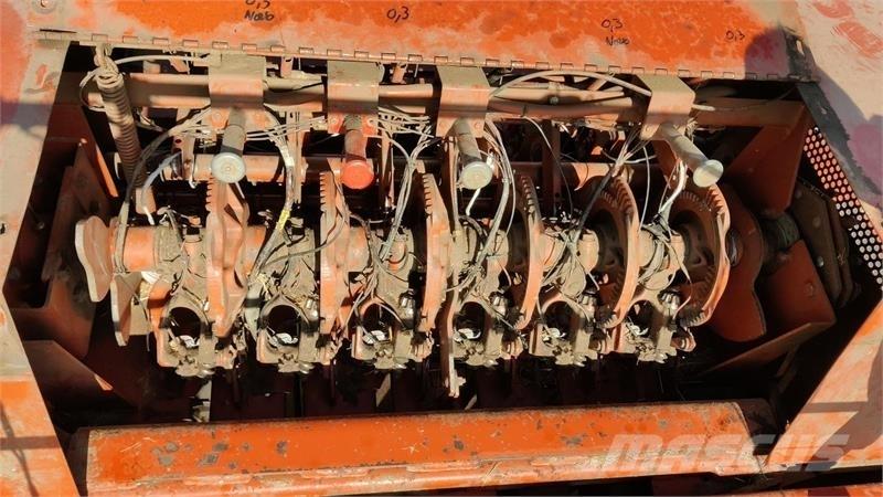 Hesston 4900 Szögletes bálázók