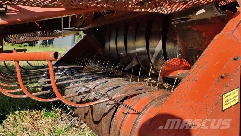 Hesston 4900 Szögletes bálázók