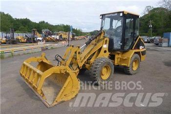 CAT 902 Gumikerekes homlokrakodók