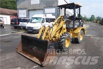 CAT 902 Gumikerekes homlokrakodók