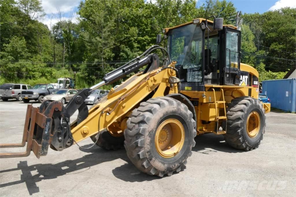 CAT 930G Gumikerekes homlokrakodók