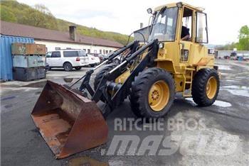 CAT IT12F Gumikerekes homlokrakodók