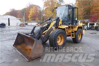 CAT IT14G Gumikerekes homlokrakodók