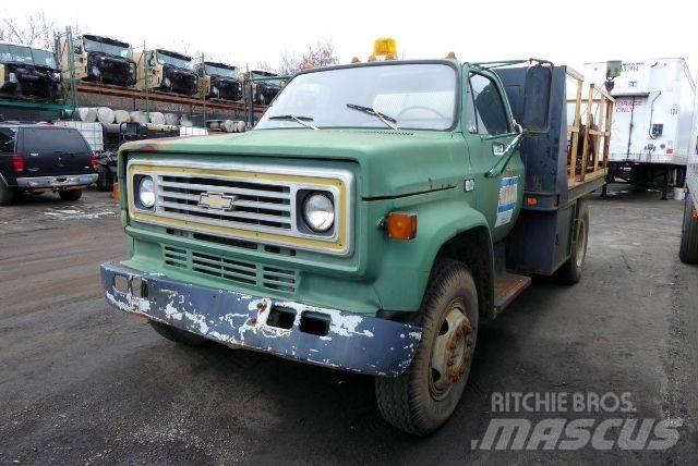 Chevrolet C60 Platós / Ponyvás teherautók