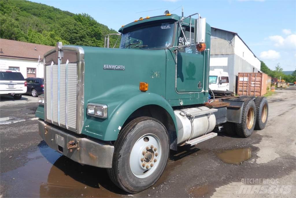Kenworth W900B Fülkés alváz