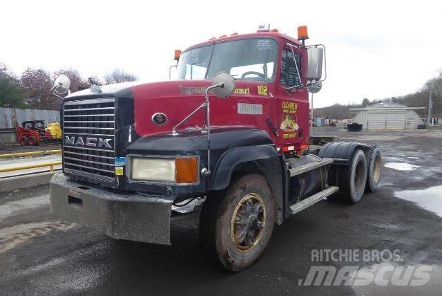 Mack CL713 Fülkés alváz