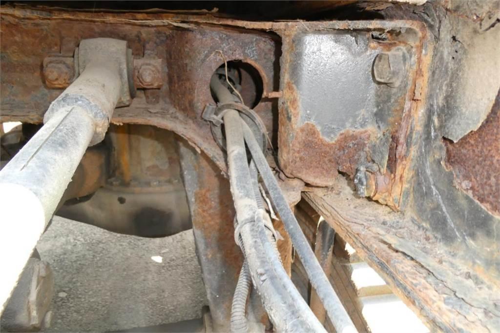 Mack CL733 Fülkés alváz