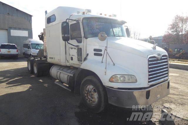 Mack CXN613 Nyergesvontatók