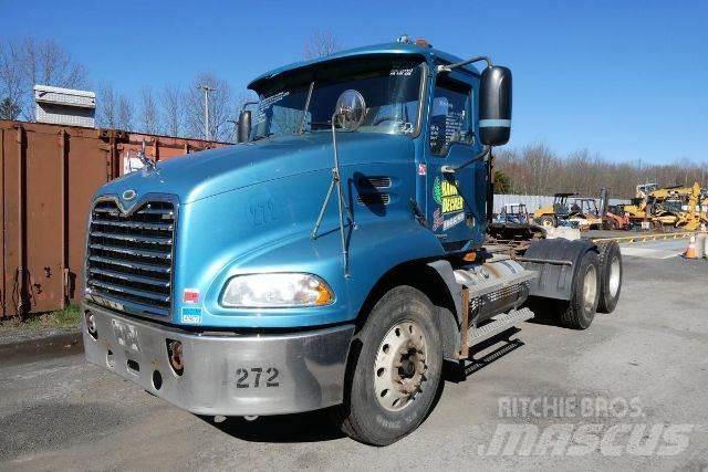 Mack CXN613 Fülkés alváz