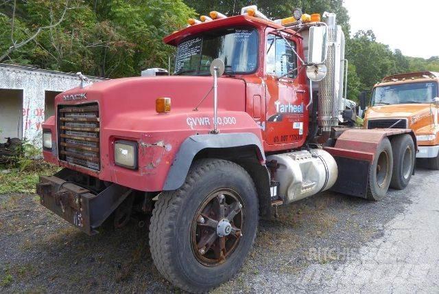 Mack RD688SX Fülkés alváz