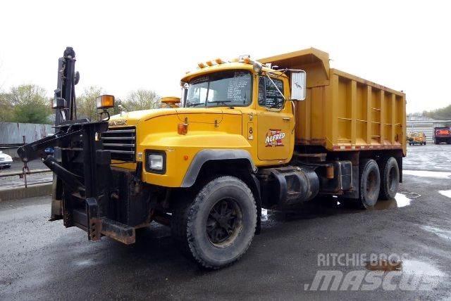 Mack RD690S Billenő teherautók