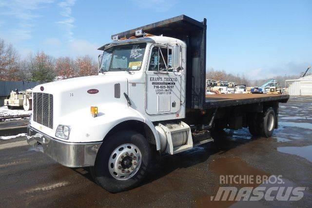 Peterbilt 330 Platós / Ponyvás teherautók