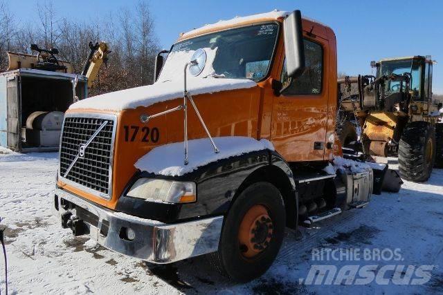 Volvo VNM42T Fülkés alváz