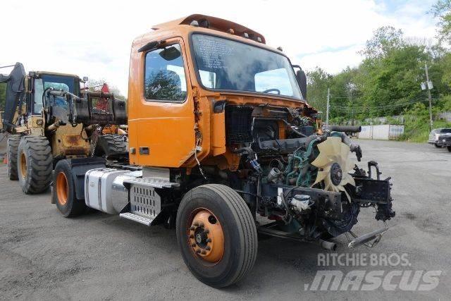 Volvo VNM42T Fülkés alváz