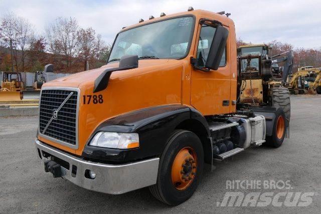 Volvo VNM42T Fülkés alváz