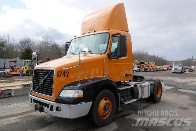 Volvo VNM42T Fülkés alváz