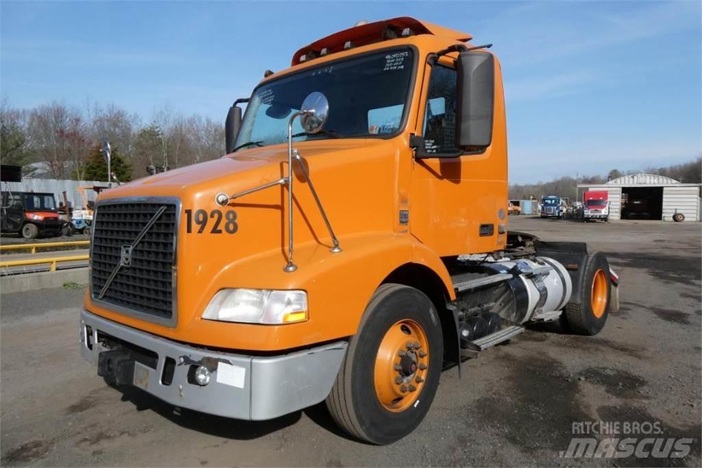 Volvo VNM42T Fülkés alváz